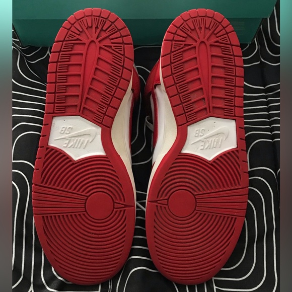 Nike Sb dunk high future court red dream team red 
Size 9.5 - Picture 11 of 14